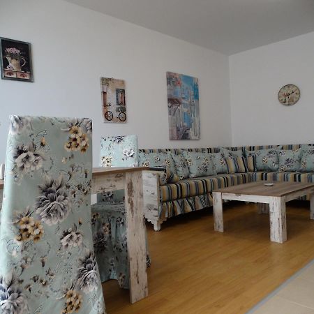 Lora Boutique Apartment Pomorie Exterior photo